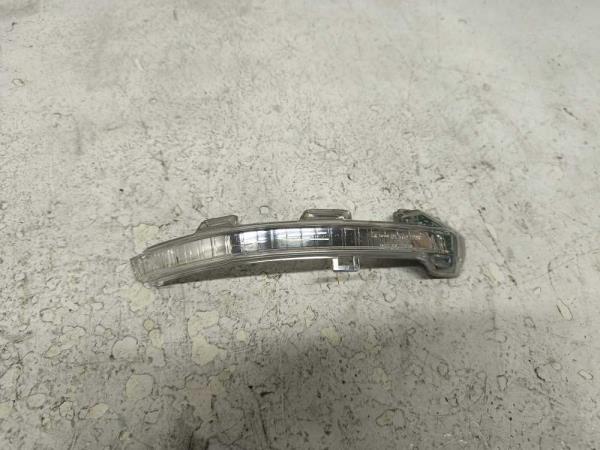 REPETITEUR DE RETROVISEUR DROIT VW/CUPRA - Vue 1